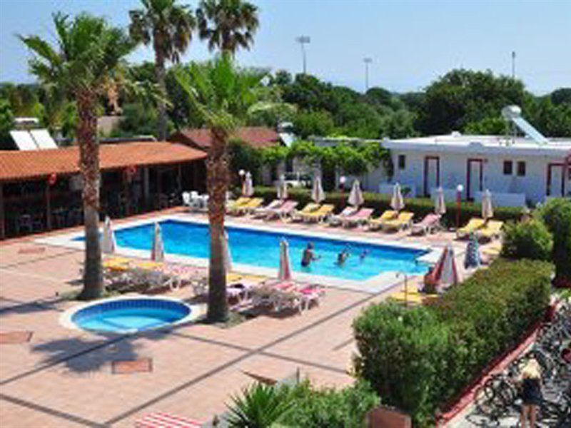 Sandys Studios Apartments And Log Villas Psalidi  Exteriér fotografie