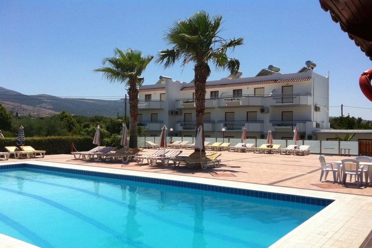 Sandys Studios Apartments And Log Villas Psalidi  Exteriér fotografie