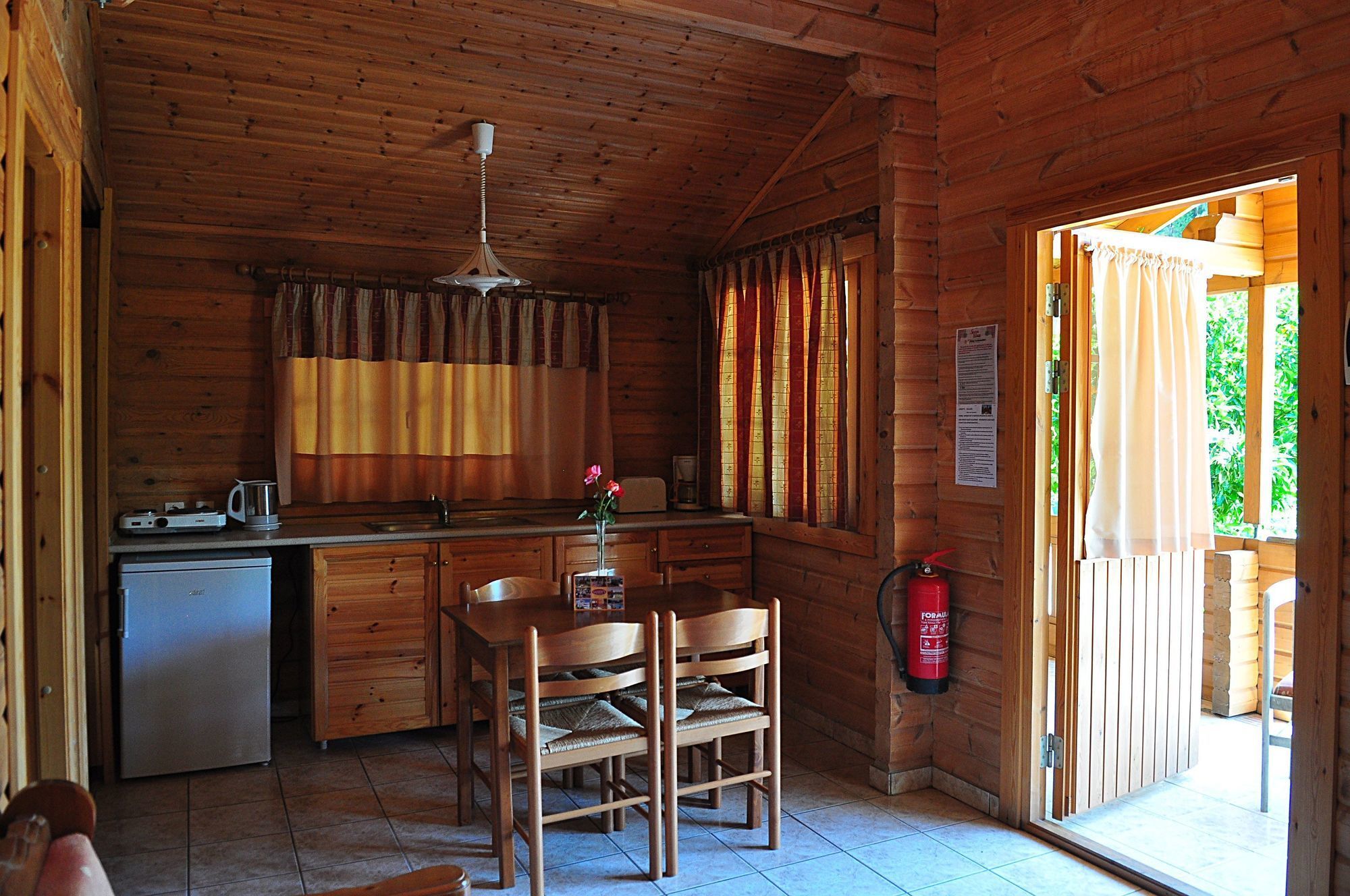Sandys Studios Apartments And Log Villas Psalidi  Exteriér fotografie