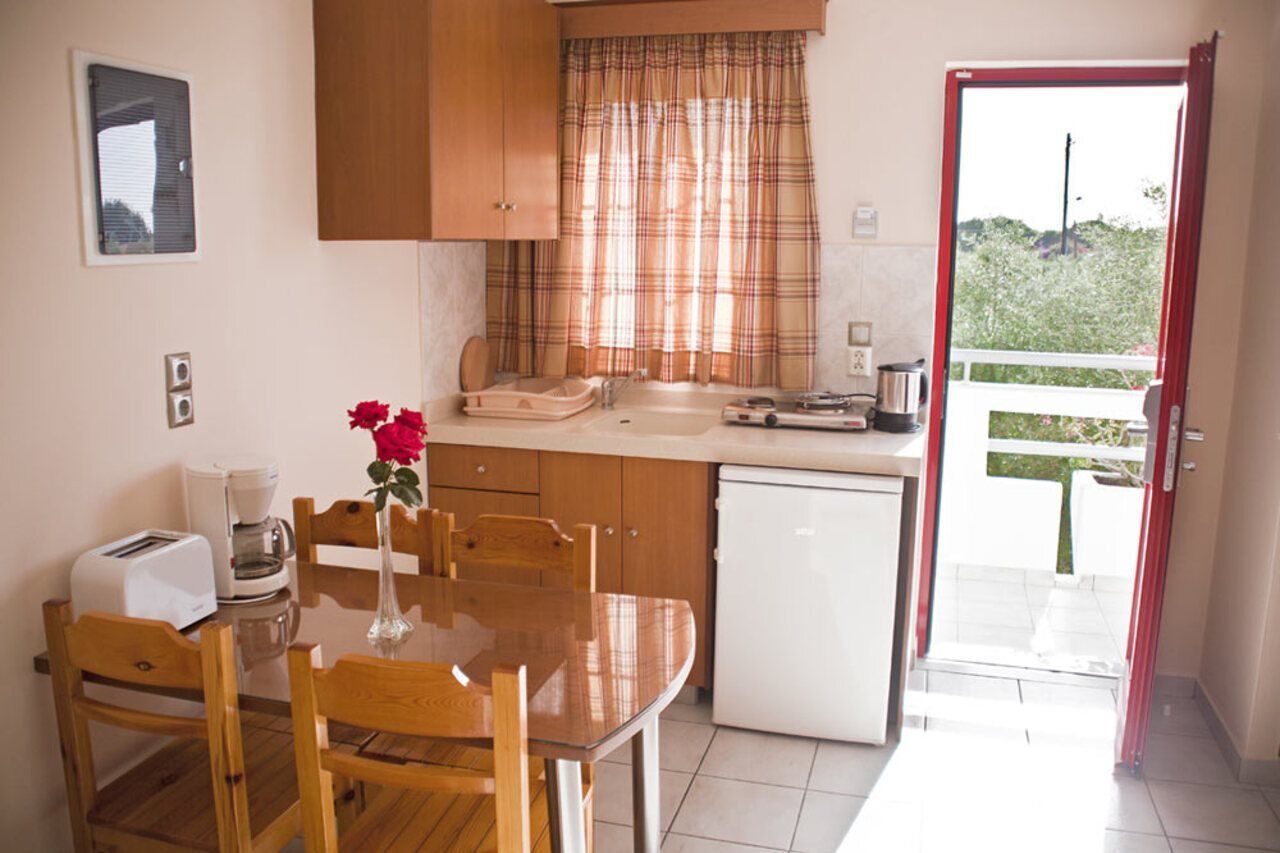 Sandys Studios Apartments And Log Villas Psalidi  Exteriér fotografie